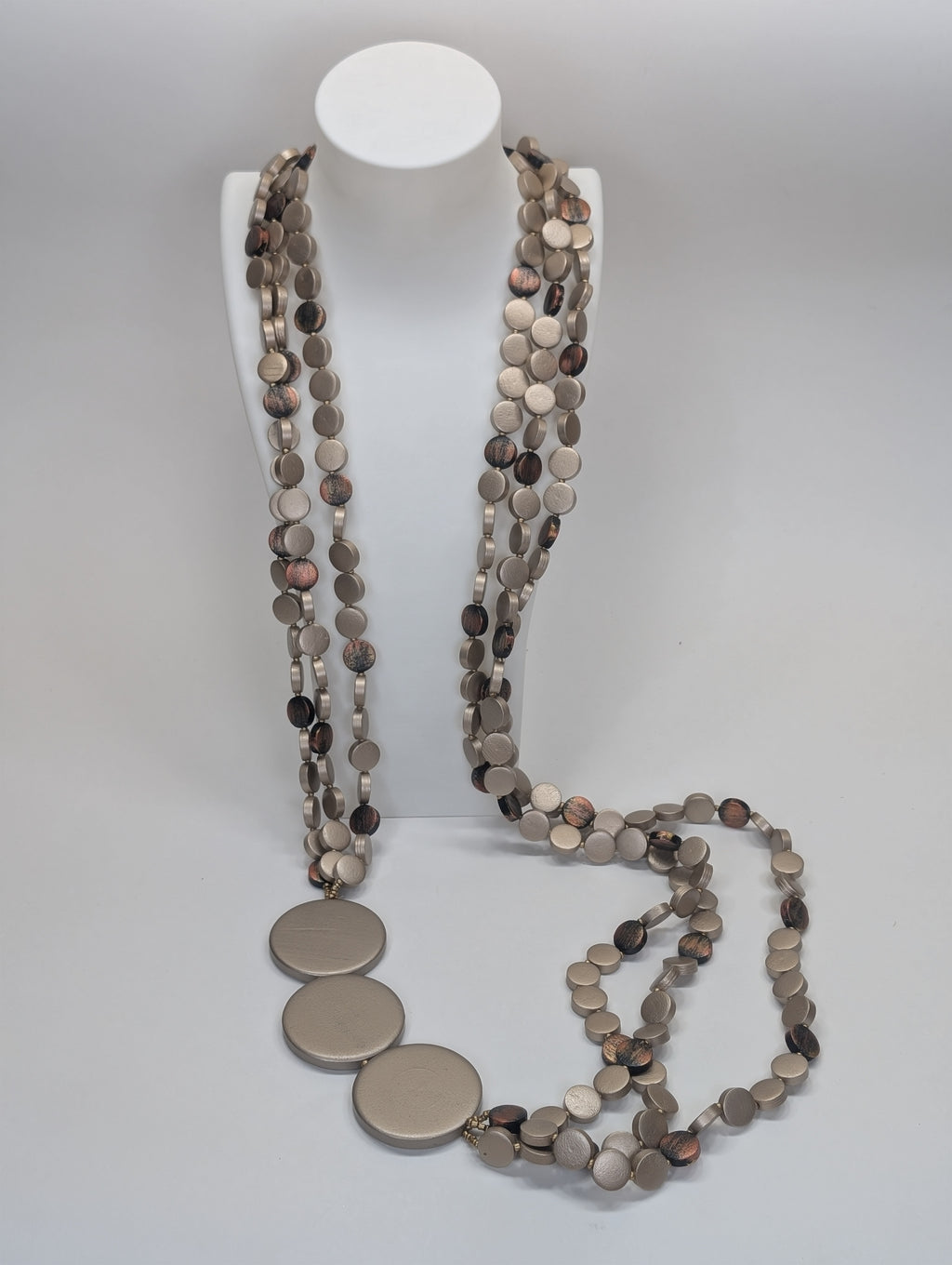 Collar Largo Multihilera de Cuentas de Madera