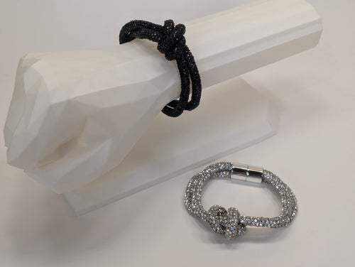 Pulsera de Tubulares con Cristales Brillantes y Nudo Central